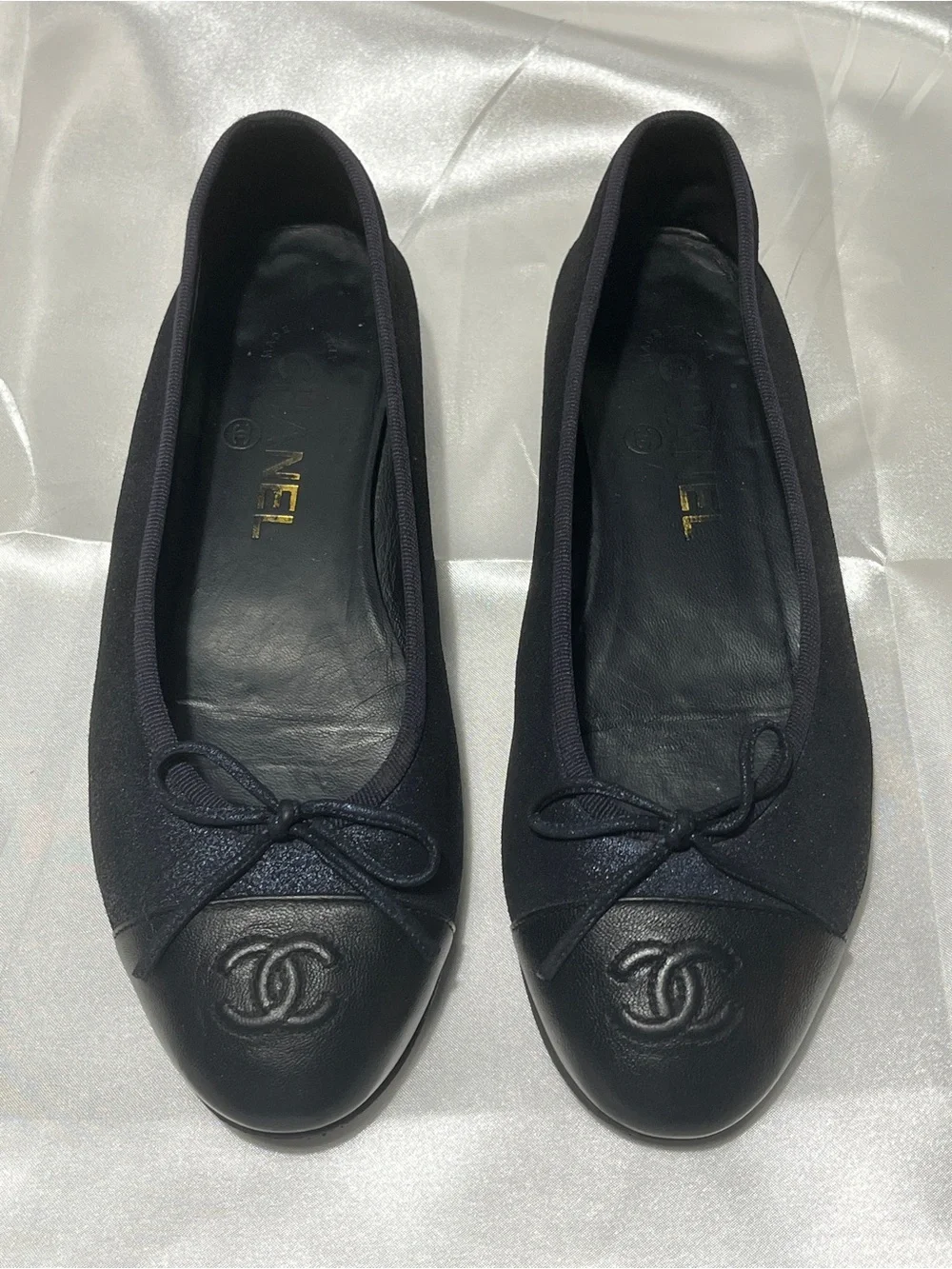 CHANEL Black Cap-Toe navy suede Ballet Flats with CC Logo